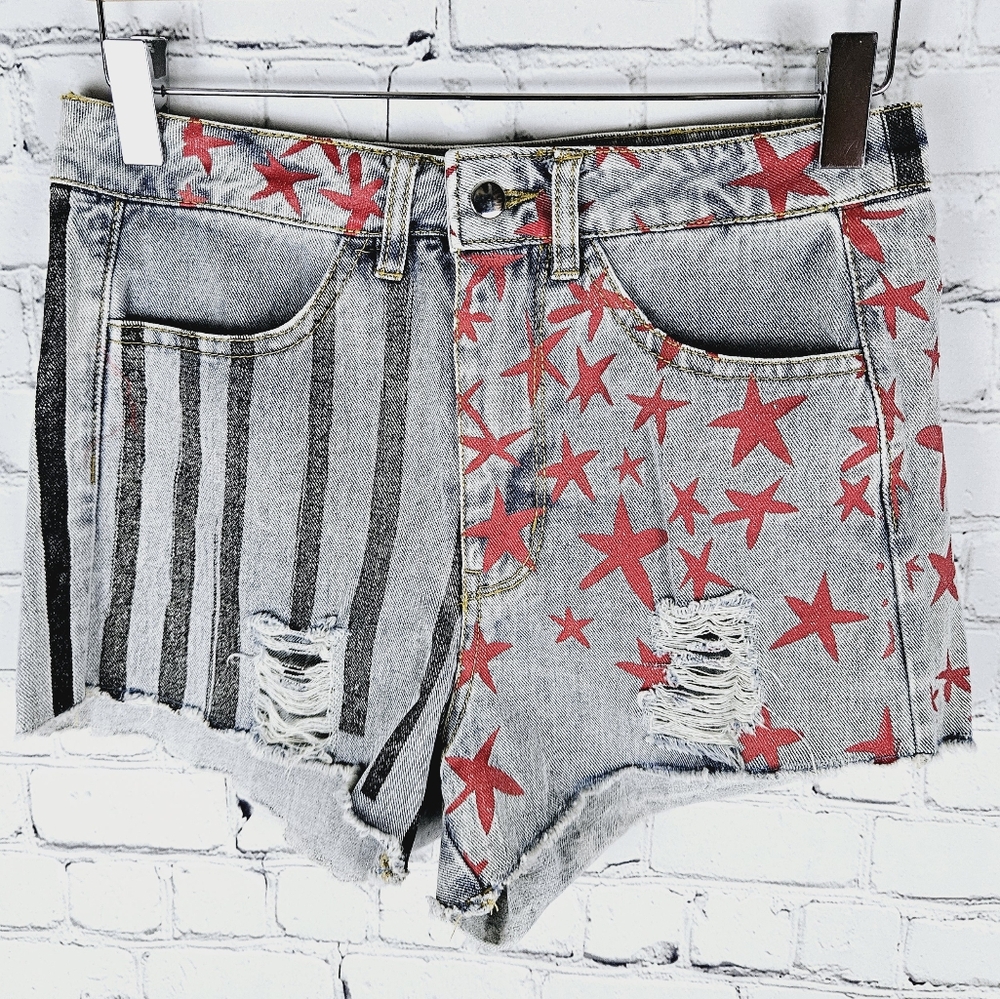 BIRDS OF PREY | stars & stripes cutoff distressed denim jean shorts